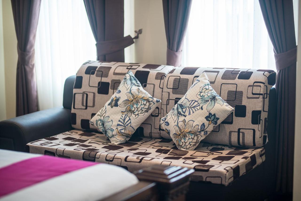 Okay Palace Hotel Phnom-Penh Buitenkant foto