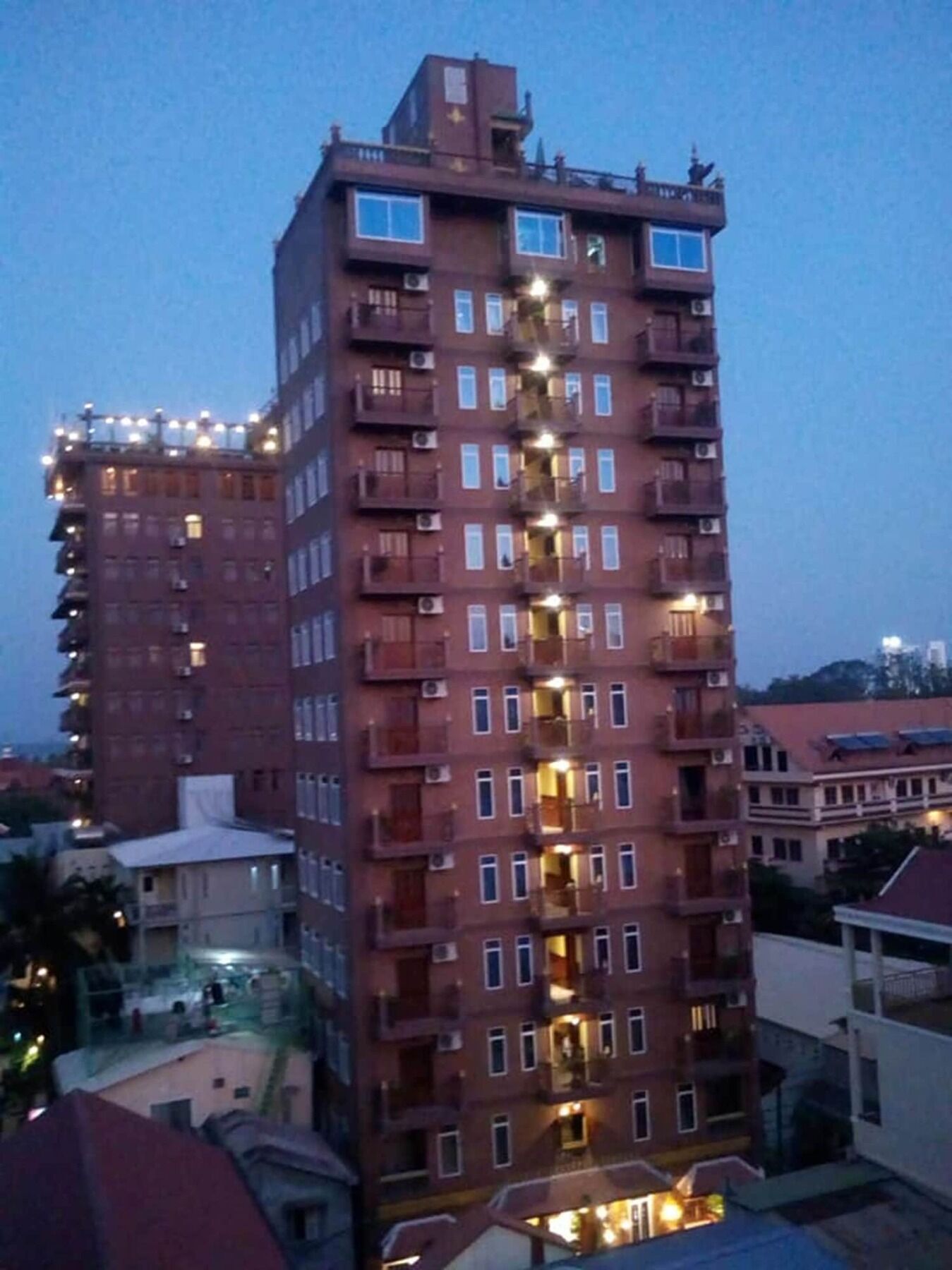 Okay Palace Hotel Phnom-Penh Buitenkant foto